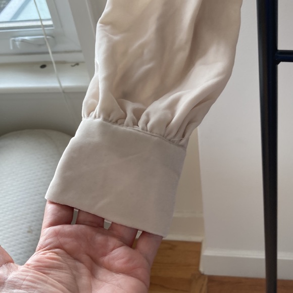 House of Harlow Blouse - Picture 2 of 11